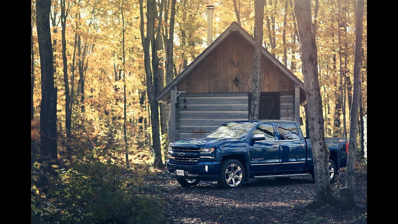 The Chevrolet Silverado - There are Fewer Ladders and More Helping Hands | Chevrolet Canad - The Chevrolet Silverado - There are Fewer Ladders and More Helping Hands | Chevrolet Canada
