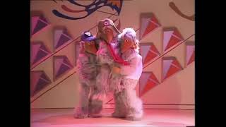 The Wombles  Lets Womble To The Party january 2 1976