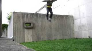 parkour monkey vault to roll