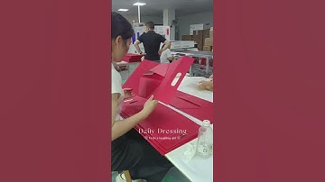 Creative triangular folding box  #giftbox #custombox #innovativepackaging #creativebox #foldablebox