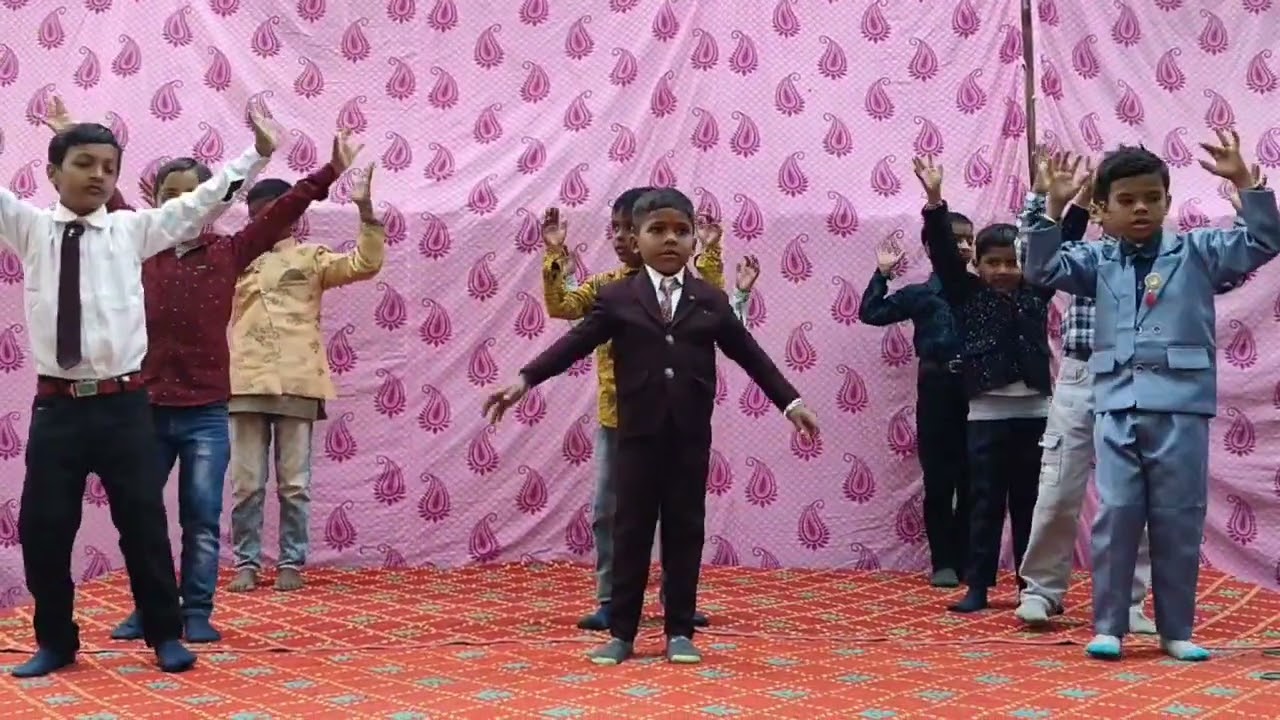 PAPA KAHTE H DANCE PERFORMANCE BY U.K.G BOYS IN PRABHAT CONVENT SCHOOL RAJEEV COLONY NEAR PAWAN HOSP