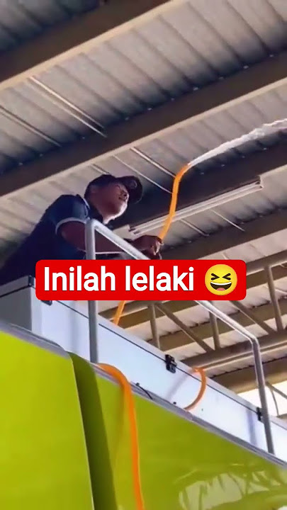 Uniknya lelaki, senang betul terhibur 😆 #unik #lelaki #hiburanlucu