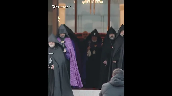 Մայր Տաճարի դռներին էին խփում, կեղտոտ բառեր ասում. Տեր Վրթանեսին ստենտավորել են, վիճակը լավ է