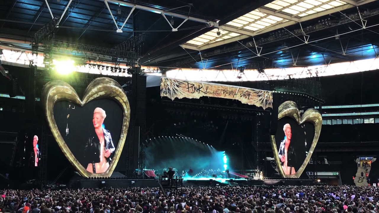 Pink Just give me a reason Live at Wembley stadium 30th of June 2019 Beautiful trauma tour