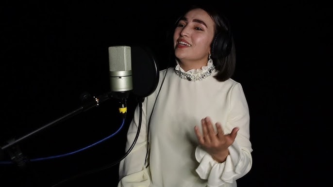 Yosh kotiblar porno onlayn Kafe ichida porno video