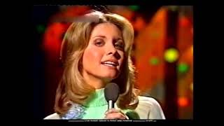 OLIVIA NEWTON JOHN - 'NEVERTHELESS' - BEAUTIFUL! by Backstage Vegas TV 883 views 1 year ago 3 minutes, 2 seconds