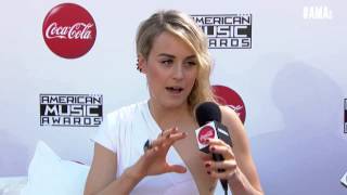 Taylor Schilling Red Carpet Interview - AMAs 2014