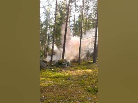 Попытка подрыва 85 мм ОФ снаряда накладным зарядом динамона - YouTube