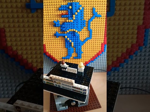 @EinfachNurHansi und Holgi'sFräseFratze Druck und Fräserei in der WG #lego #sigfig #hansisbusch