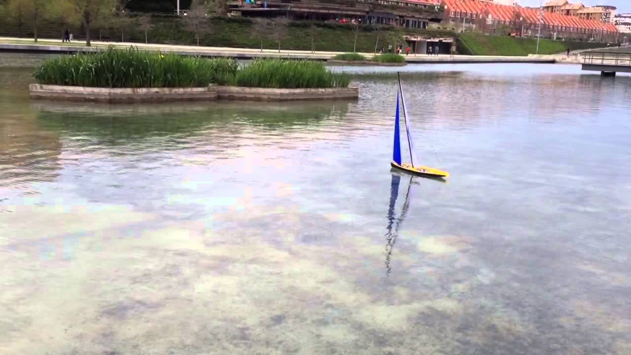 Rc sailboat phantom hk con muy poco viento