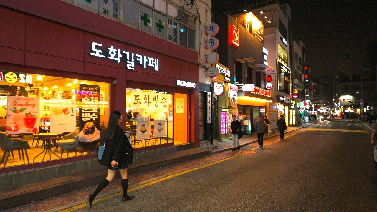 Gongdeok Station Food Alley Night Tour | Seoul South Korea 4K HDR