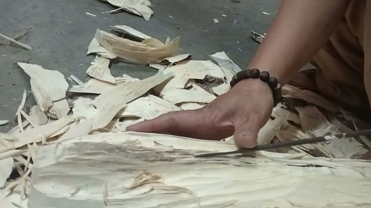 Mọi người xem video thử đoán ông thợ đang làm gì