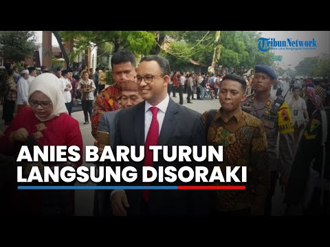 Baru Turun dari Bus, Anies Baswedan Malah Disoraki Warga saat Hadiri Pernikahan Kahiyang