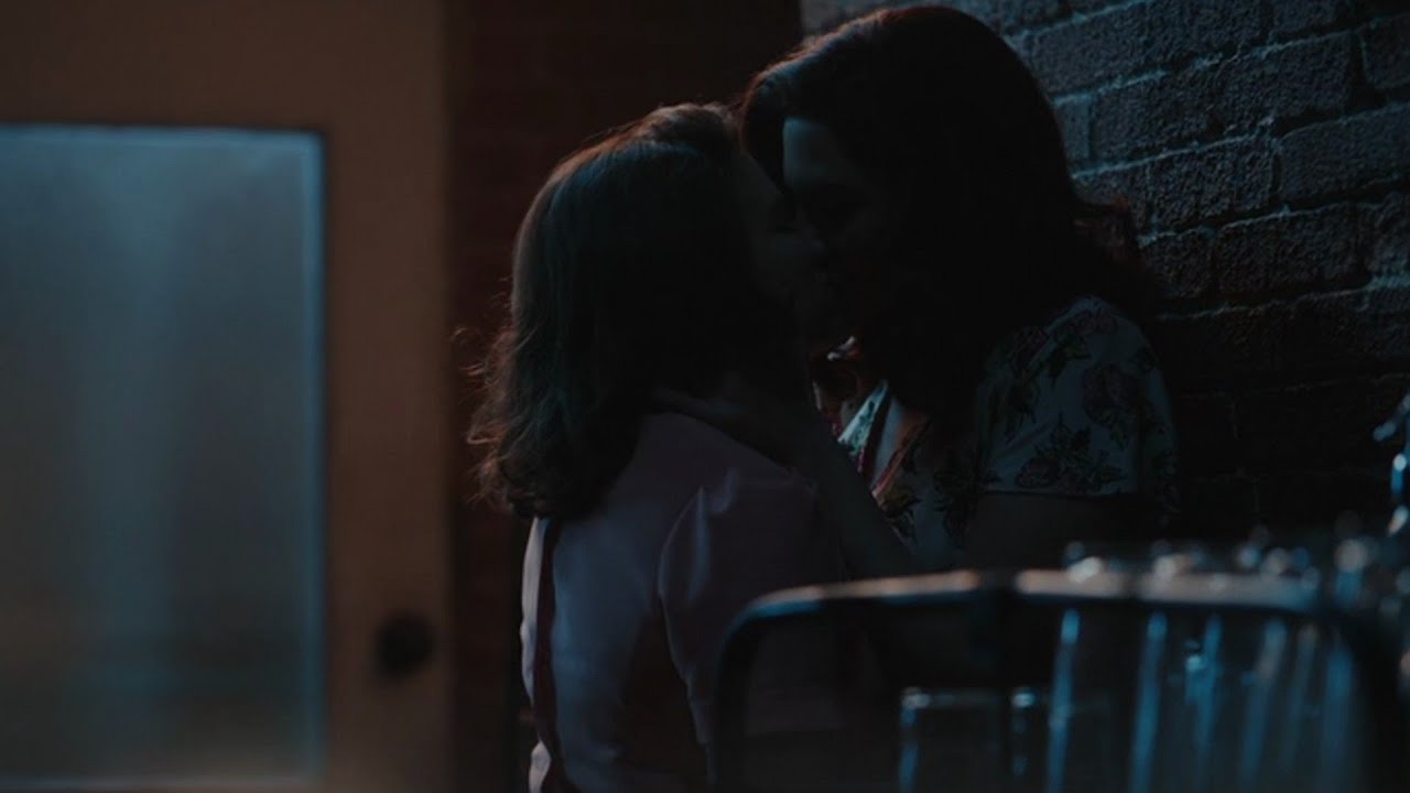 10 Unforgettable Lesbian and Sapphic Kisses From TV and Movies