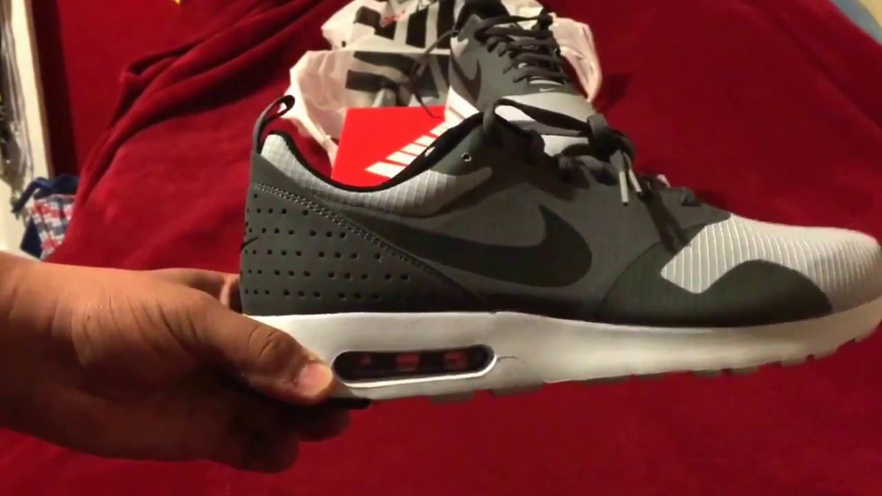 nike air max tavas grey white