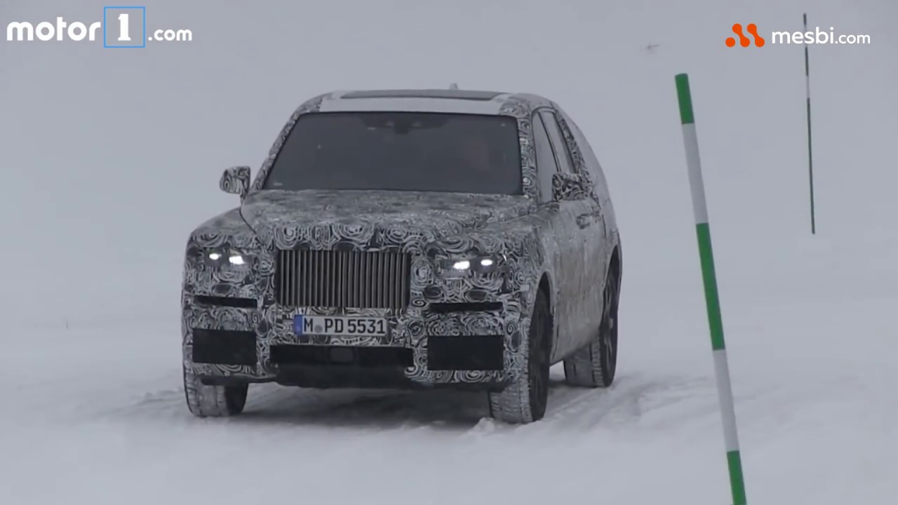 В сети опубликовали первое видео с новейшим кроссовером от Rolls-Royce.