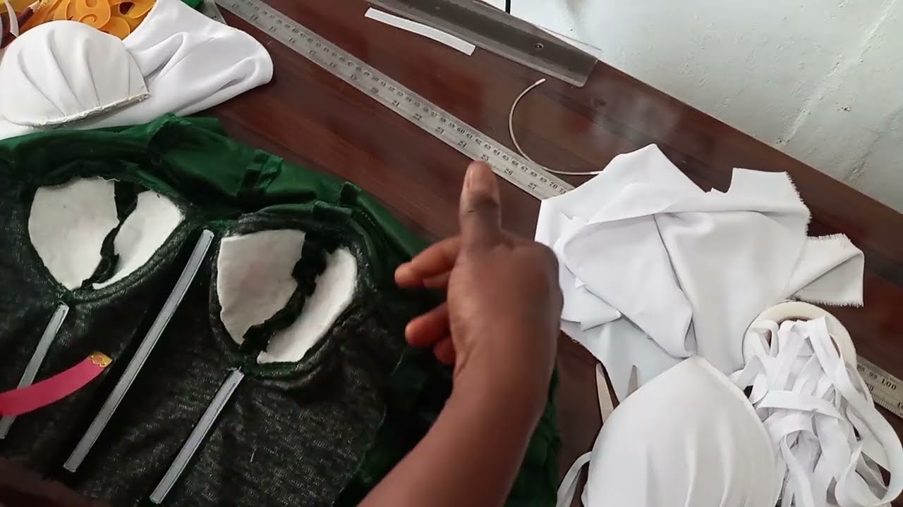 CORSET MAKING: Two methods of fixing underwire for corset bra cup