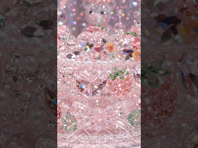 【ASMR AI】クリスタルケーキをカット#Crystal#ai#asmr#GlassCake #ガラス#癒し#透明感 #Shorts #フルーツ#硬質音 #ショート#Cutting#ai#fruit