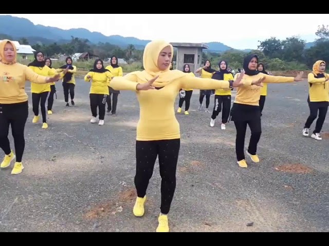 Senam Kreasi APAKAH ITU CINTA Ipank Dj slow By MaMa ReChA class=