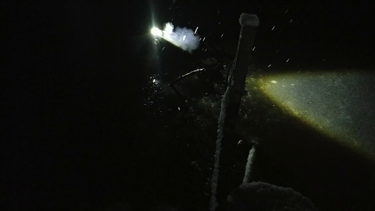 Ice swimming at night / Avantouinti pimeällä