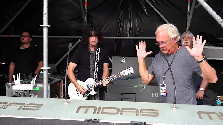 TOMMY THAYER SOUNDCHECKS IN QUITO, ECUADOR