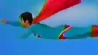 Superman buka celana
