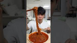 오랜만에 매운 냉면이 먹고싶어졌습니다