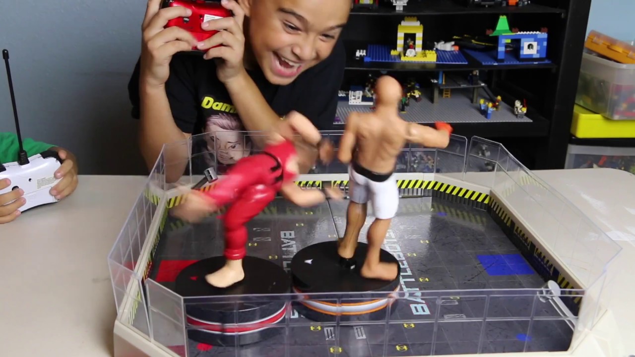 Black Series The MMA Cage Fighters with Radio Control Spinning Action R