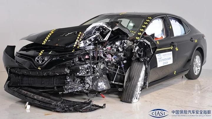 2018 Toyota GAC Toyota Camry Series driver-side small overlap C-IASI crash test - 天天要闻