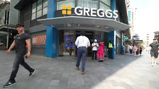 Download Lagu Hugh Janus Tries a British Sausage from Greggs MP3 Download Lagu Hugh Janus Tries a British Sausage from Greggs MP3