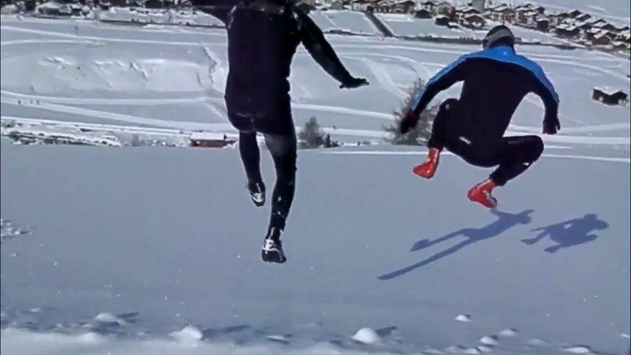 прыгнул с крыши в сугроб. прыгает в сугроб. прыжок в прорубь. прыжок с гаража. прыгнул с крыши в сугроб.