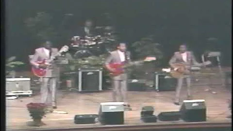 Charles Johnson & The Revivers - "I Can't Even Wal...