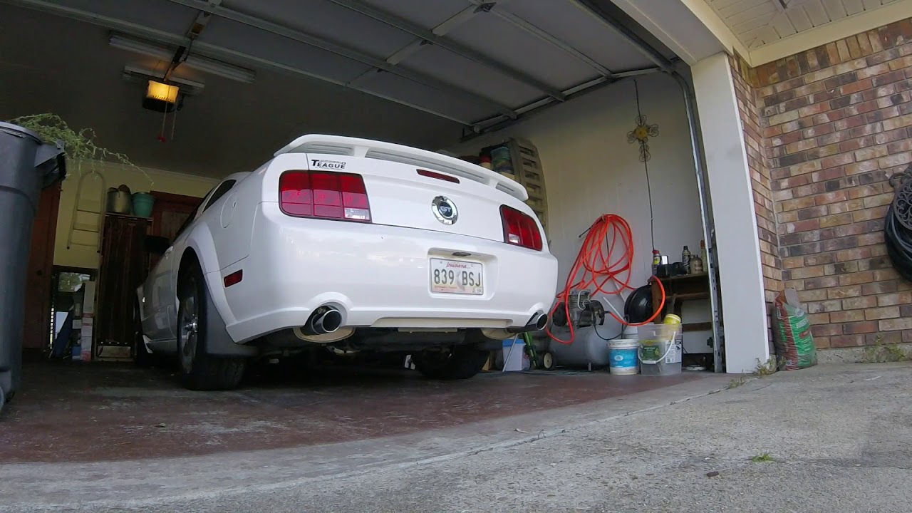 2006 Mustang GT Stock Exhaust With Catted H Pipe - YouTube