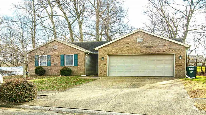 4233 Trinity Drive, Newburgh, IN Presented by Cons...