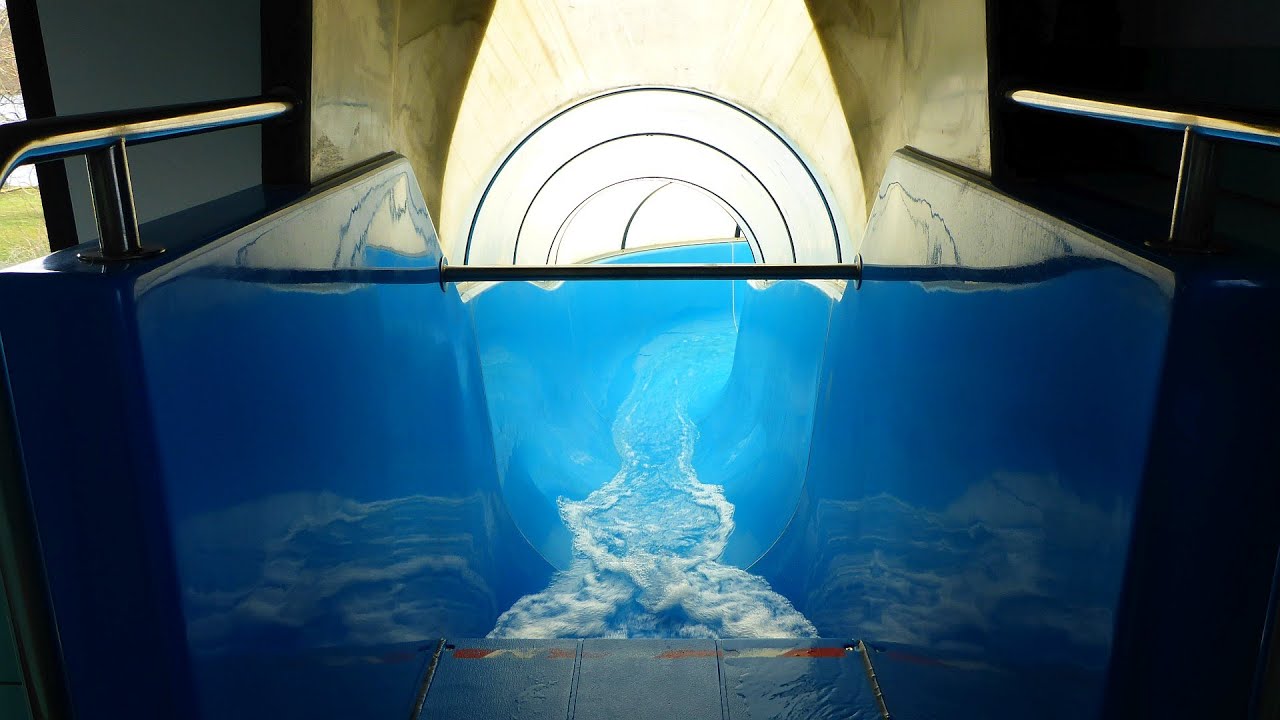 Tunnelrutsche :: blaue Riesenrutsche | AquaRiese Bad Staffelstein - YouTube