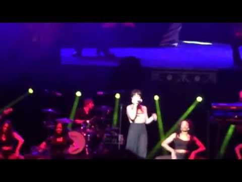 Lily Allen - Hard Out Here - Live - City Rocks