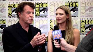 Fringe - Anna Torv and John Noble