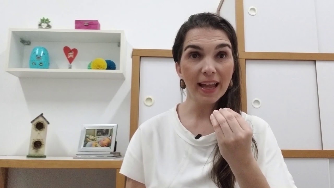 Como ensinar o filho a comer sozinho