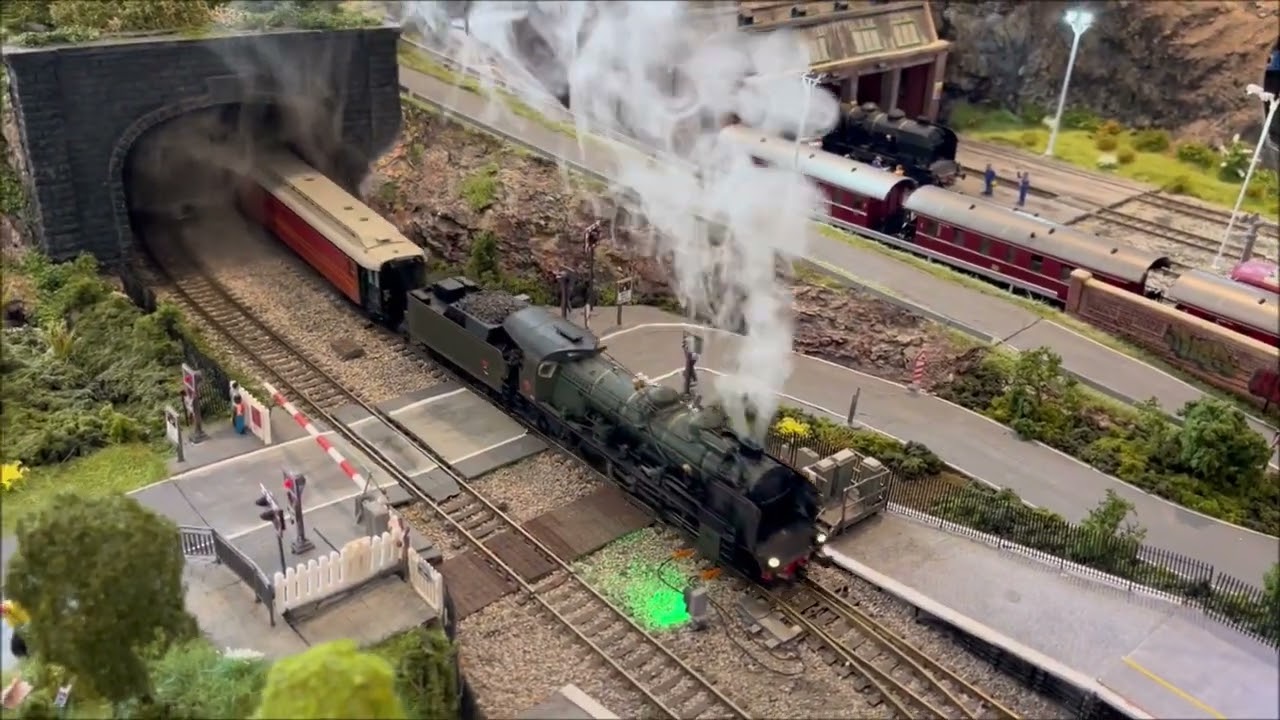 #60 - Amazing SNCF Pacific PLM 141 MB-131S Train