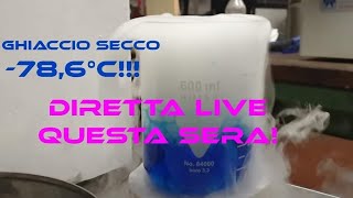 Esperimenti In Diretta Col Ghiaccio Secco, Succede Di Tutto!