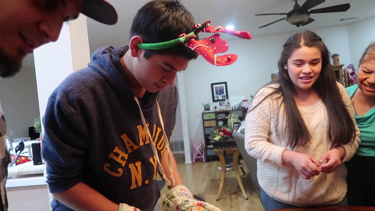 Gift wrapping game YouTube