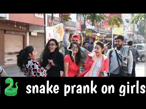 snake-prank-on-cute-girls-|prank-in-nagpur-|by-manish-|nagpur-|2020-|latest-prank-in-india