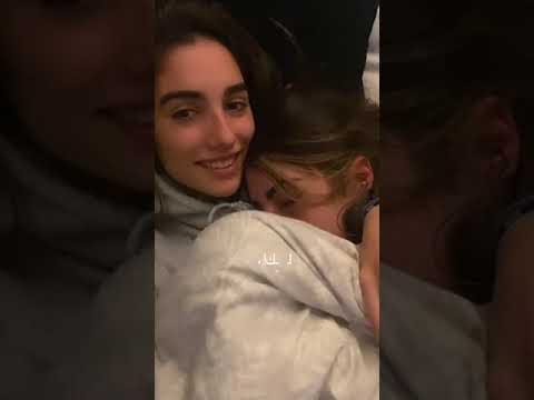 انا جنبك راضيه ومرتاحه