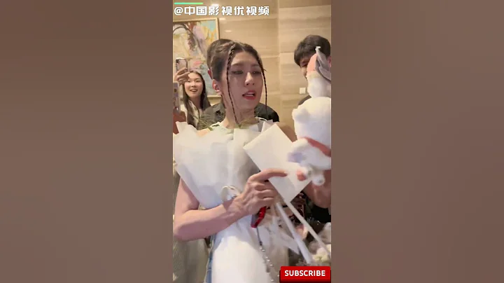 #贾静雯 超近距离怼脸拍依然惊艳，没有保镖驱赶粉丝，太有亲和力了！刘德华曾说他是台湾第一美女 - 天天要闻