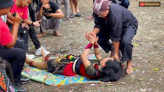 Sampai Tak Berdaya ❗ Cewek Cantik Kesurupan Kuda Lumping Cindelaras
