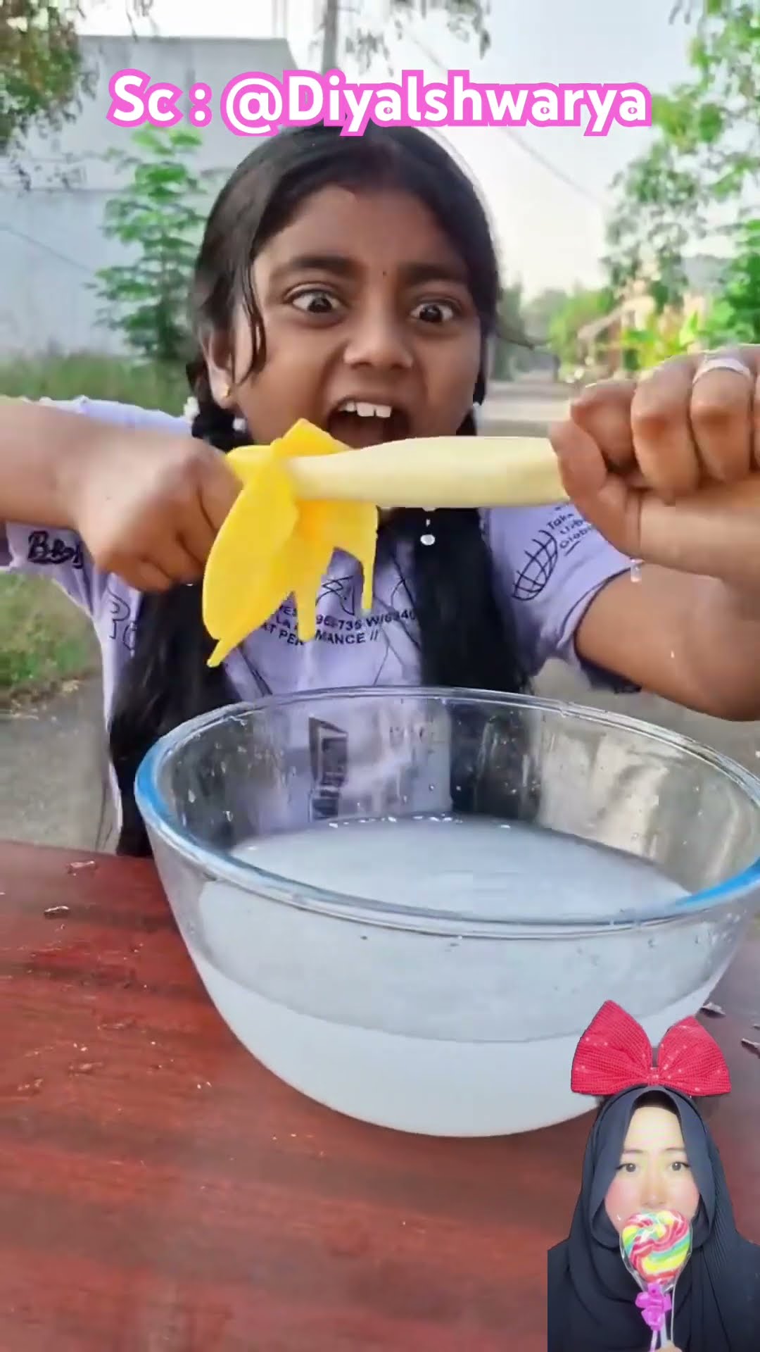SI ADIK BIKIN PISANG SQUISY berhasil⁉️tapi Kakak Koq Tidak Bisa? @Diyalshwarya #shorts #funny