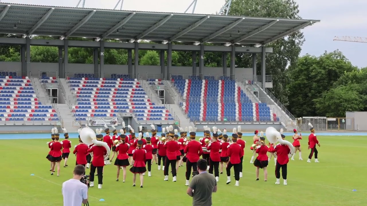 Gminna Orkiestra Stara Biała i Mażoretki Alizma - Przemarsz Radom 2024