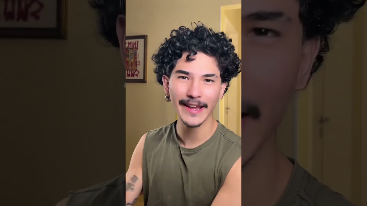 tentando disfarçar a costeleta 