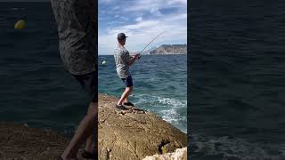 Rockfishing in the Mediterranean | Inshore fishing in Spain with light spinning rod #rockfishing
