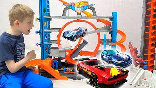 Видео про МАШИНКИ ХОТ ВИЛС и Гигантские треки. Даник и машинки Hot Wheels